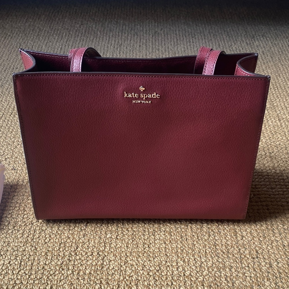 kate spade Thompson street tote in sienna burgundy EUC